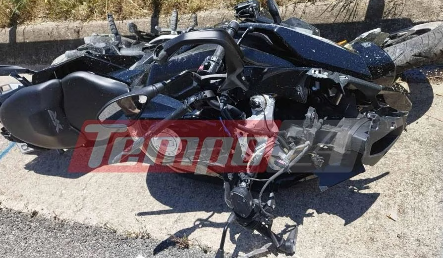 &Alpha;&nu;&epsilon;ί&pi;&omega;&tau;&eta; &tau;&rho;&alpha;&gamma;&omega;&delta;ί&alpha; &sigma;&tau;&eta;&nu; &Pi;ά&tau;&rho;&alpha;: &Theta;&alpha;&nu;&alpha;&tau;&eta;&phi;ό&rho;&omicron; &tau;&rho;&omicron;&chi;&alpha;ί&omicron; &mu;&epsilon; &mu;&eta;&chi;&alpha;&nu;ή - &Nu;&epsilon;&kappa;&rho;&omicron;ί &pi;&alpha;&tau;έ&rho;&alpha;&sigmaf; &kappa;&alpha;&iota; &gamma;&iota;&omicron;&sigmaf; 46 &kappa;&alpha;&iota; 20 &epsilon;&tau;ώ&nu; - &Delta;&epsilon;ί&tau;&epsilon; &phi;&omega;&tau;&omicron;&gamma;&rho;&alpha;&phi;ί&epsilon;&sigmaf;