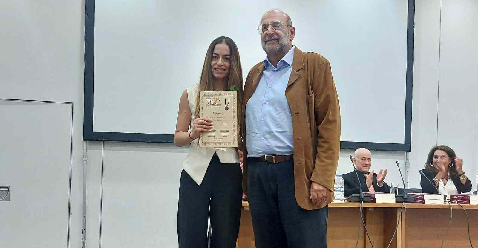 Θρίαμβος της πένας- Η βράβευση της Μαίριλυν Ζαννέτου στους Δελφικούς αγώνες ποίησης