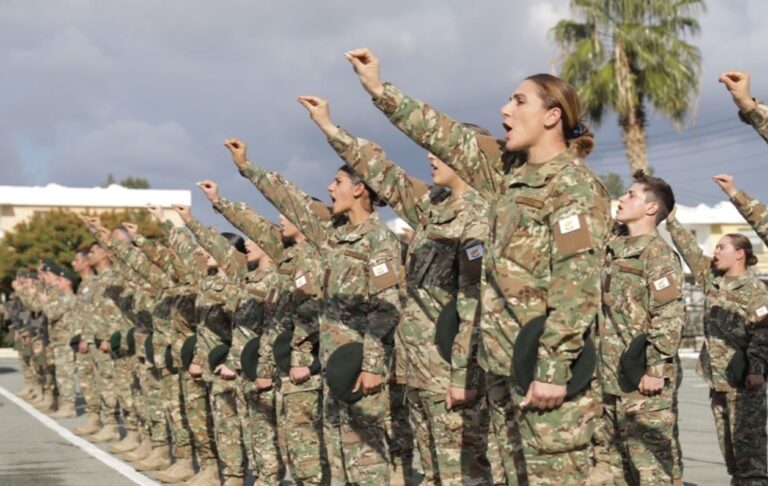 Μόνο μια γυναίκα παρουσιάστηκε για την εθελοντική κατάταξη στην Εθνική Φρουρά Μόνο μια γυναίκα παρουσιάστηκε για την εθελοντική κατάταξη στην Εθνική Φρουρά