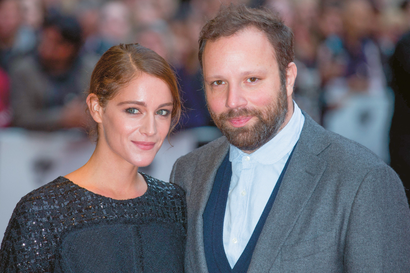 &Sigma;&upsilon;&gamma;&kappa;&lambda;&omicron;&nu;ί&zeta;&epsilon;&iota; &eta; &sigma;ύ&zeta;&upsilon;&gamma;&omicron;&sigmaf; &tau;&omicron;&upsilon; &Lambda;ά&nu;&theta;&iota;&mu;&omicron;&upsilon;, &Alpha;&rho;&iota;ά&nu; &Lambda;&alpha;&mu;&pi;έ&tau;: &laquo;Έ&chi;&omega; &upsilon;&pi;&omicron;&sigma;&tau;&epsilon;ί &delta;ύ&omicron; &beta;&iota;&alpha;&sigma;&mu;&omicron;ύ&sigmaf; &sigma;&tau;&eta;&nu; &epsilon;&phi;&eta;&beta;&epsilon;ί&alpha; &mu;&omicron;&upsilon;&raquo;