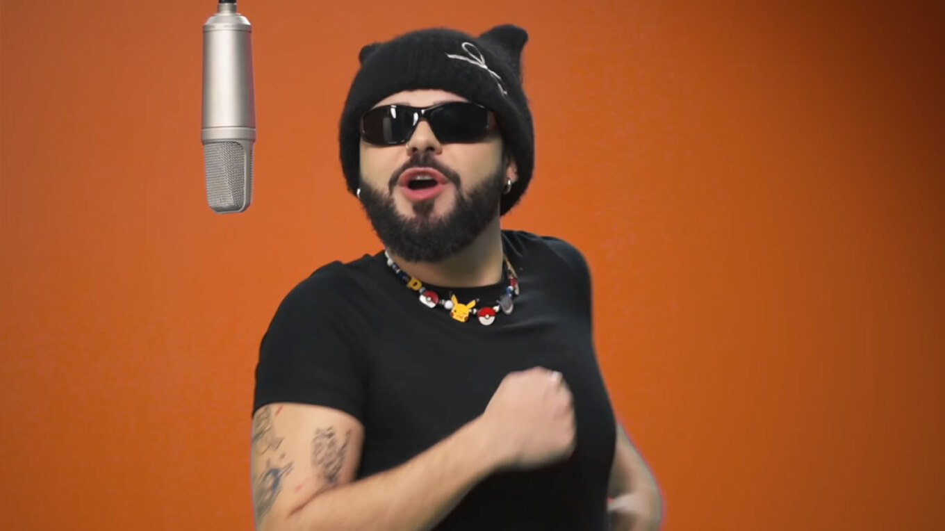 &Nu;ί&kappa;&omicron;&sigmaf; &Mu;&omega;&rho;&alpha;ΐ&tau;&eta;&sigmaf; &gamma;&iota;&alpha; &tau;&omicron;&nu; Akyla: &Pi;&alpha;ί&rho;&nu;&epsilon;&iota; &tau;&eta; &sigma;&pi;&alpha;&sigma;&mu;έ&nu;&eta; &sigma;&epsilon; &kappa;&omicron;&mu;&mu;ά&tau;&iota;&alpha; &epsilon;&pi;&omicron;&chi;ή &pi;&omicron;&upsilon; &zeta;&omicron;ύ&mu;&epsilon; &kappa;&alpha;&iota; &tau;&eta;&nu; &kappa;ά&nu;&epsilon;&iota; &tau;&rho;&alpha;&gamma;&omicron;ύ&delta;&iota;, &tau;&omicron; &beta;&rho;ί&sigma;&kappa;&omega; &epsilon;&upsilon;&phi;&upsilon;έ&sigmaf;