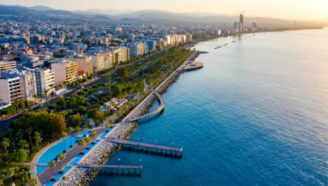 &Mu;&alpha;ύ&rho;&omicron;&sigmaf; &kappa;&alpha;&pi;&nu;ό&sigmaf; &epsilon;&mu;&phi;&alpha;&nu;ί&sigma;&tau;&eta;&kappa;&epsilon; &sigma;&tau;&eta; &Lambda;&epsilon;&mu;&epsilon;&sigma;ό - &Alpha;&nu;&alpha;&sigma;&tau;ά&tau;&omega;&sigma;&eta; &sigma;&tau;&omicron;&upsilon;&sigmaf; &kappa;&alpha;&tau;&omicron;ί&kappa;&omicron;&upsilon;&sigmaf; - &Delta;&epsilon;ί&tau;&epsilon; &phi;&omega;&tau;&omicron;&gamma;&rho;&alpha;&phi;ί&alpha;