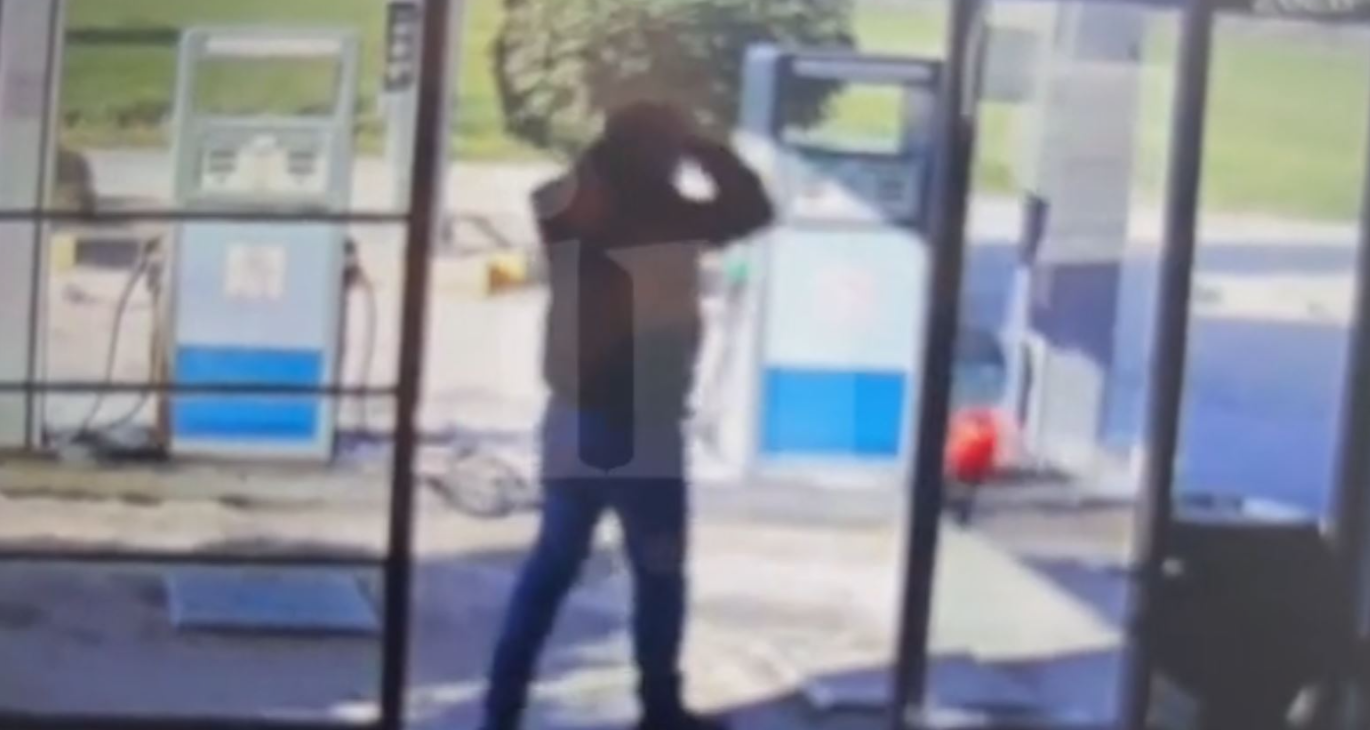 Σοκαριστικό video: Κόντρες έκανε ο 17χρονος οδηγός που καρφώθηκε σε σπίτι στην Κορινθία