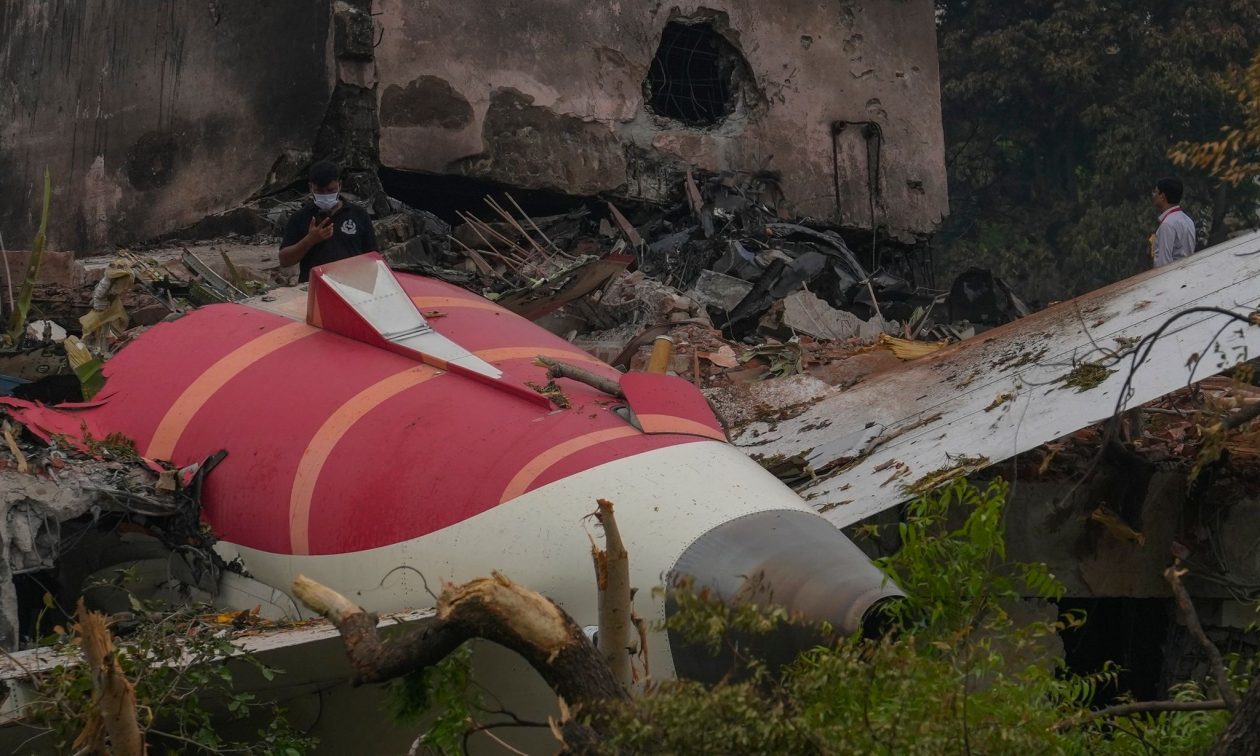 Wall Street Journal: Ο πιλότος του Boeing της Air India έκοψε την παροχή καυσίμου στους κινητήρες Wall Street Journal: Ο πιλότος του Boeing της Air India έκοψε την παροχή καυσίμου στους κινητήρες