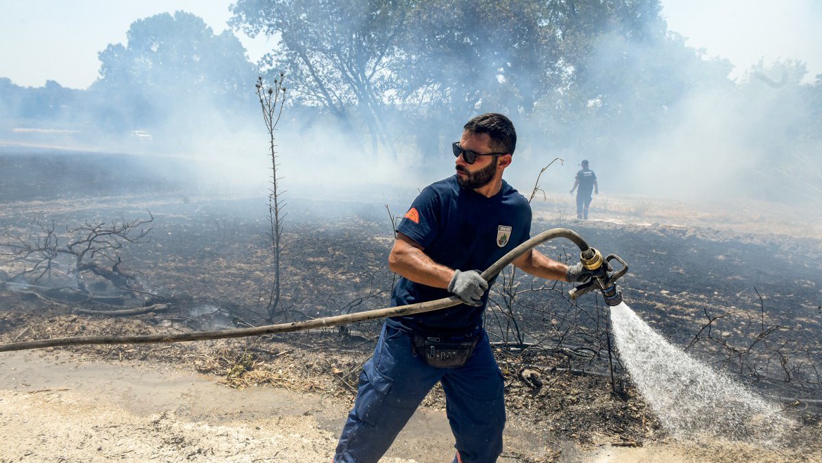 Σοβαρές καταγγελίες: Δήμοι χρησιμοποιούν διπλοκάμπινα με πυροσβεστικό υλικό για άλλες εργασίες Σοβαρές καταγγελίες: Δήμοι χρησιμοποιούν διπλοκάμπινα με πυροσβεστικό υλικό για άλλες εργασίες