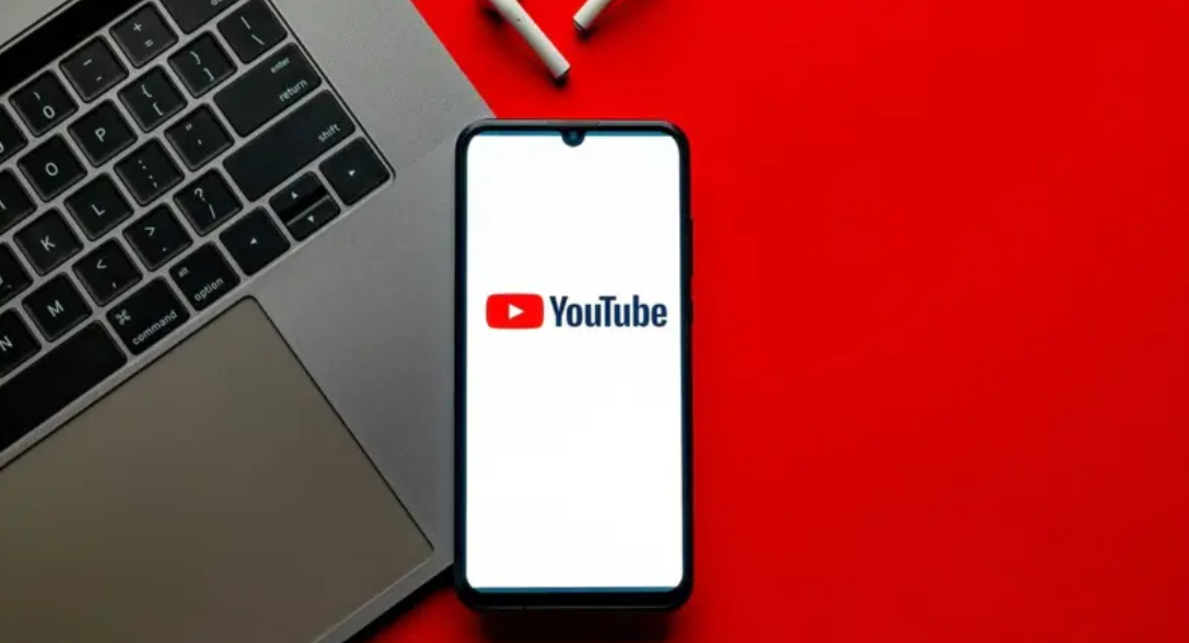 Αν έχετε θέμα με το YouTube στο κινητό σας, δεν είστε οι μόνοι