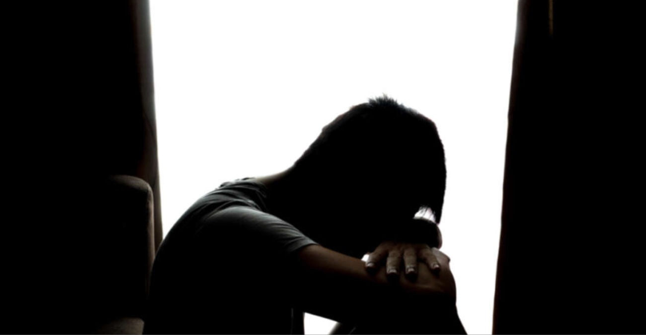 Σοκ από το βίντεο με παιδί να κλαίει έξω από δομή – Τι απαντά η Διευθύντρια των ΥΚΕ