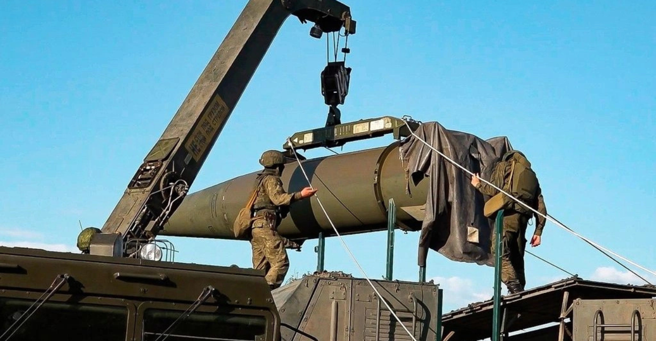 &Pi;&upsilon;&rho;&eta;&nu;&iota;&kappa;ή &beta;ό&mu;&beta;&alpha; &epsilon;&tau;&omicron;&iota;&mu;ά&zeta;&omicron;&nu;&tau;&alpha;&iota; &nu;&alpha; &delta;ώ&sigma;&omicron;&upsilon;&nu; &sigma;&tau;&eta;&nu; &Omicron;&upsilon;&kappa;&rho;&alpha;&nu;ί&alpha; &Gamma;&alpha;&lambda;&lambda;ί&alpha; &kappa;&alpha;&iota; &Beta;&rho;&epsilon;&tau;&alpha;&nu;ί&alpha; &lambda;έ&epsilon;&iota; &eta; &Rho;&omega;&sigma;ί&alpha;