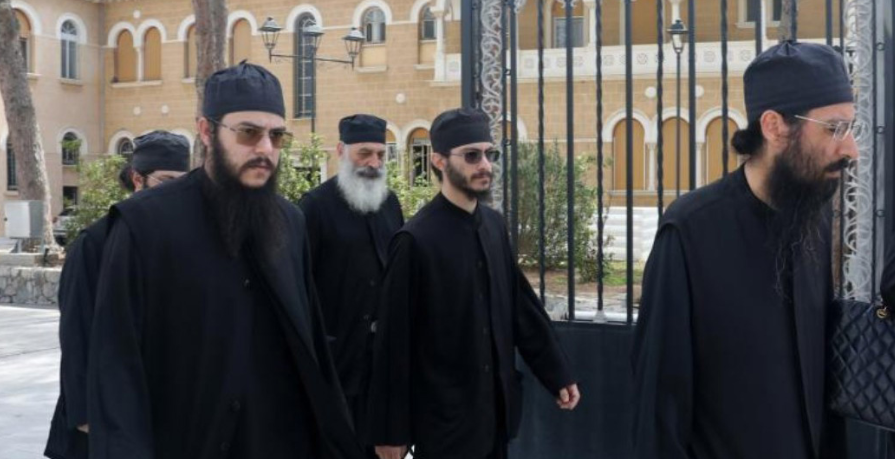 Live-Μονή Αββακούμ: Στο Δικαστήριο οι μοναχοί - Απαντούν στις κατηγορίες