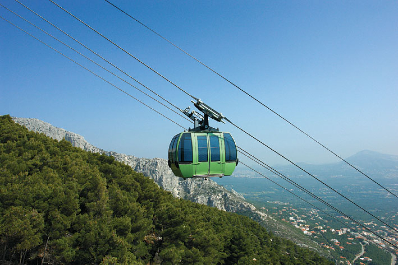 Τρεις νεκροί σε πτώση τελεφερίκ στη Νάπολη Τρεις νεκροί σε πτώση τελεφερίκ στη Νάπολη