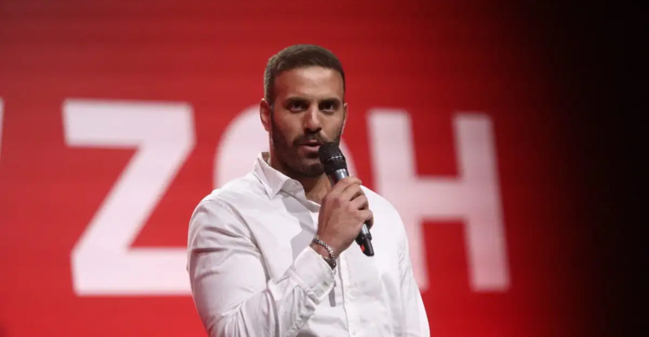 &Epsilon;&delta;ώ &Pi;&alpha;&pi;&pi;ά&sigmaf;, &epsilon;&kappa;&epsilon;ί &Pi;&alpha;&pi;&pi;ά&sigmaf;, &pi;&omicron;&upsilon; &epsilon;ί&nu;&alpha;&iota; &omicron; &Nu;ί&kappa;&omicron;&sigmaf; &Pi;&alpha;&pi;&pi;ά&sigmaf;; Ά&phi;&alpha;&nu;&tau;&omicron;&sigmaf; &pi;&alpha;&rho;&alpha;&mu;έ&nu;&epsilon;&iota; &omicron; &epsilon;&upsilon;&rho;&omega;&beta;&omicron;&upsilon;&lambda;&epsilon;&upsilon;&tau;ή&sigmaf; &mu;&epsilon;&tau;ά &tau;&omicron;&nu; &xi;&upsilon;&lambda;&omicron;&delta;&alpha;&rho;&mu;ό &tau;&omicron;&upsilon; &Nu;ί&kappa;&omicron;&upsilon; &Gamma;&iota;&alpha;&nu;&nu;ό&pi;&omicron;&upsilon;&lambda;&omicron;&upsilon;