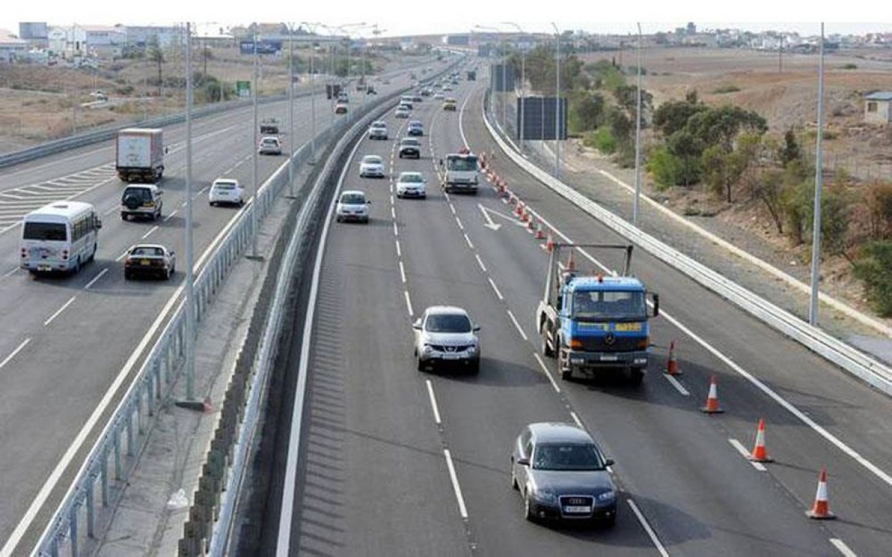 Μαύροι καπνοί σκέπασαν τον αυτοκινητόδρομο Λεμεσού – Λευκωσίας: Ξέσπασε φωτιά σε όχημα Μαύροι καπνοί σκέπασαν τον αυτοκινητόδρομο Λεμεσού – Λευκωσίας: Ξέσπασε φωτιά σε όχημα