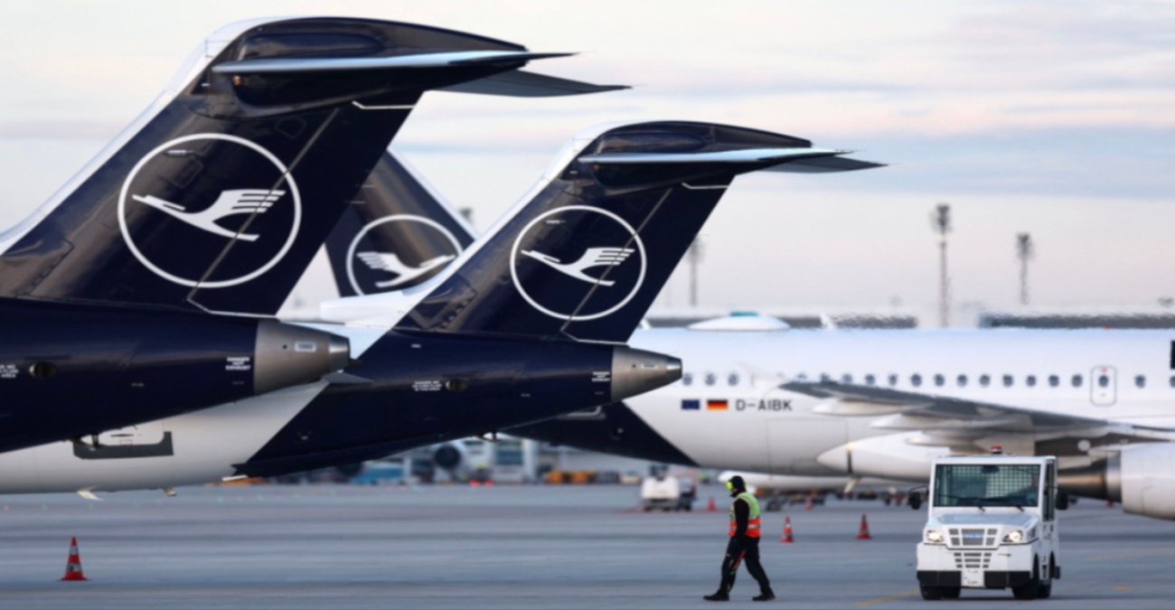 &Epsilon;&phi;&iota;ά&lambda;&tau;&eta;&sigmaf; &sigma;&tau;&omicron;&upsilon;&sigmaf; &alpha;&iota;&theta;έ&rho;&epsilon;&sigmaf;: &Nu;&tau;ό&mu;&iota;&nu;&omicron; &alpha;&kappa;&upsilon;&rho;ώ&sigma;&epsilon;&omega;&nu; &pi;&alpha;&rho;&alpha;&lambda;ύ&epsilon;&iota; &tau;&eta; Lufthansa &ndash; &Tau;&omicron; 48&omega;&rho;&omicron; &alpha;&pi;&epsilon;&rho;&gamma;&iota;&alpha;&kappa;ό &laquo;&chi;&tau;ύ&pi;&eta;&mu;&alpha;&raquo; &pi;&omicron;&upsilon; &pi;&alpha;&gamma;ώ&nu;&epsilon;&iota; &tau;&eta; &Gamma;&epsilon;&rho;&mu;&alpha;&nu;ί&alpha;