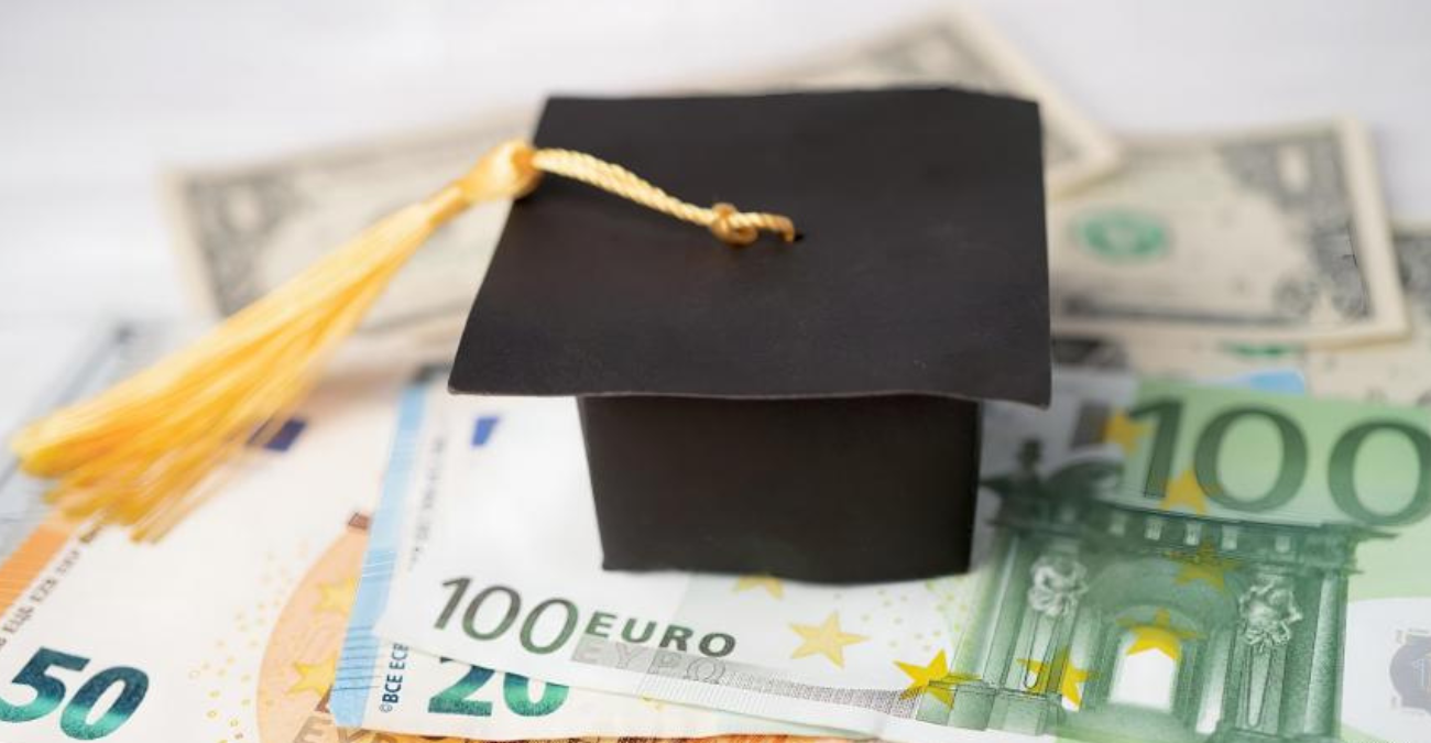 Πρόλαβες να υποβάλεις για τη φοιτητική χορηγία; Νέα προθεσμία