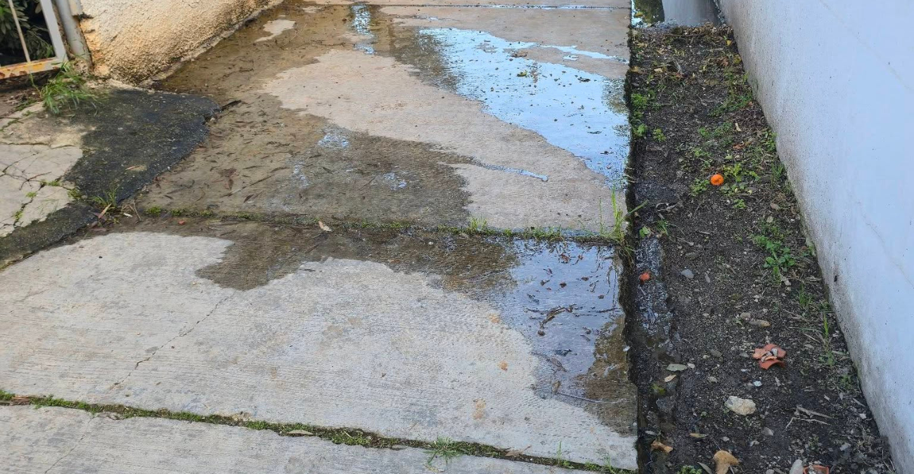 &Alpha;&gamma;&alpha;&nu;&alpha;&kappa;&tau;&iota;&sigma;&mu;έ&nu;&omicron;&sigmaf; &pi;&omicron;&lambda;ί&tau;&eta;&sigmaf; &sigma;&tau;&omicron;&nu; &Sigma;&tau;&rho;ό&beta;&omicron;&lambda;&omicron;: &Kappa;&alpha;&tau;&alpha;&gamma;&gamma;έ&lambda;&lambda;&epsilon;&iota; &delta;&iota;&alpha;&rho;&rho;&omicron;ή &nu;&epsilon;&rho;&omicron;ύ &epsilon;&delta;ώ &kappa;&alpha;&iota; 20 &mu;έ&rho;&epsilon;&sigmaf; &ndash; &Alpha;&delta;&rho;ά&nu;&epsilon;&iota;&alpha; &alpha;&pi;ό &tau;&eta;&nu; &Upsilon;&delta;&alpha;&tau;&omicron;&pi;&rho;&omicron;&mu;ή&theta;&epsilon;&iota;&alpha;