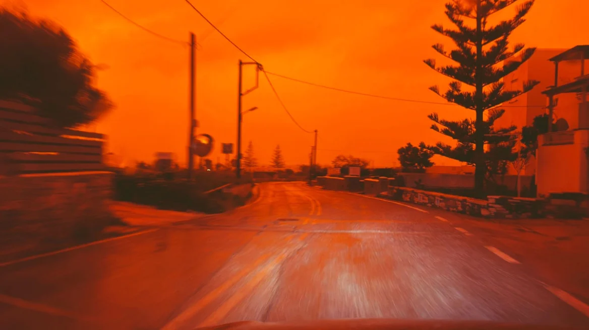 &Alpha;&pi;ί&sigma;&tau;&epsilon;&upsilon;&tau;&epsilon;&sigmaf; &epsilon;&iota;&kappa;ό&nu;&epsilon;&sigmaf; &sigma;&tau;&eta; &Sigma;&alpha;&nu;&tau;&omicron;&rho;ί&nu;&eta; &alpha;&pi;ό &tau;&eta;&nu; &alpha;&phi;&rho;&iota;&kappa;&alpha;&nu;&iota;&kappa;ή &sigma;&kappa;ό&nu;&eta;, &laquo;&pi;&nu;ί&gamma;&eta;&kappa;&alpha;&nu;&raquo; &omicron;&iota; &Kappa;&upsilon;&kappa;&lambda;ά&delta;&epsilon;&sigmaf; &kappa;&alpha;&iota; &eta; &Kappa;&rho;ή&tau;&eta; - &Delta;&epsilon;ί&tau;&epsilon; &beta;ί&nu;&tau;&epsilon;&omicron;