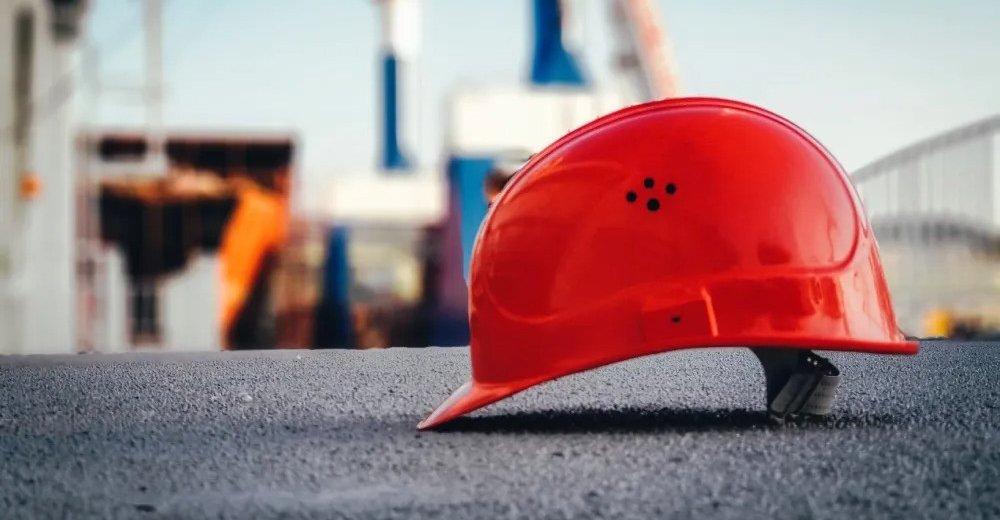 VIDEO: Από θαύμα γλίτωσαν εργαζόμενοι - Κατέρρευσε πλάκα οροφής σε υπό ανέγερση κτίριο στη Λεμεσό