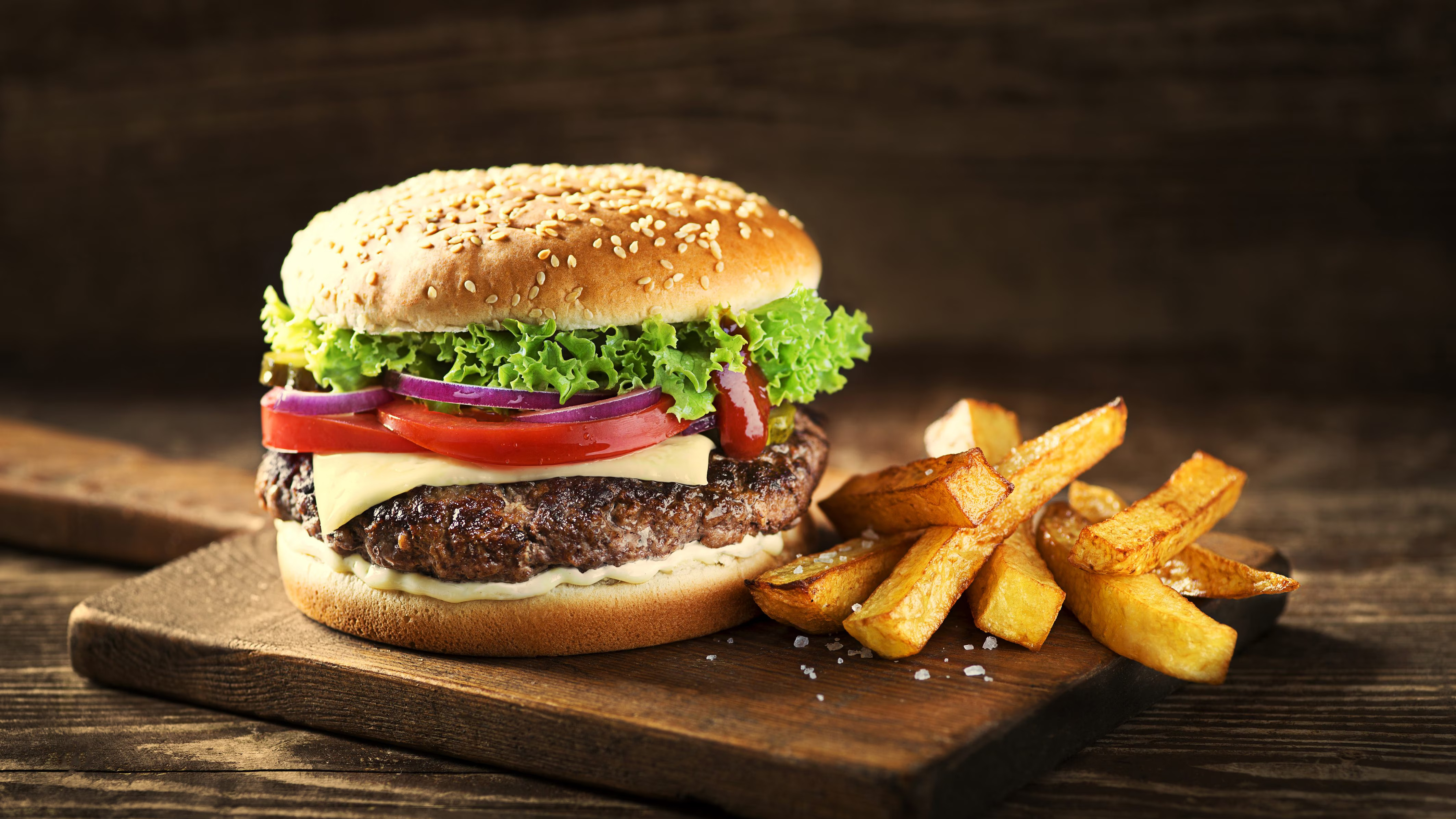 Ψάχνεις νέο αγαπημένο burgerάδικο; Πρέπεις να δοκιμάσεις αυτά τα τέσσερα που άνοιξαν τώρα!
