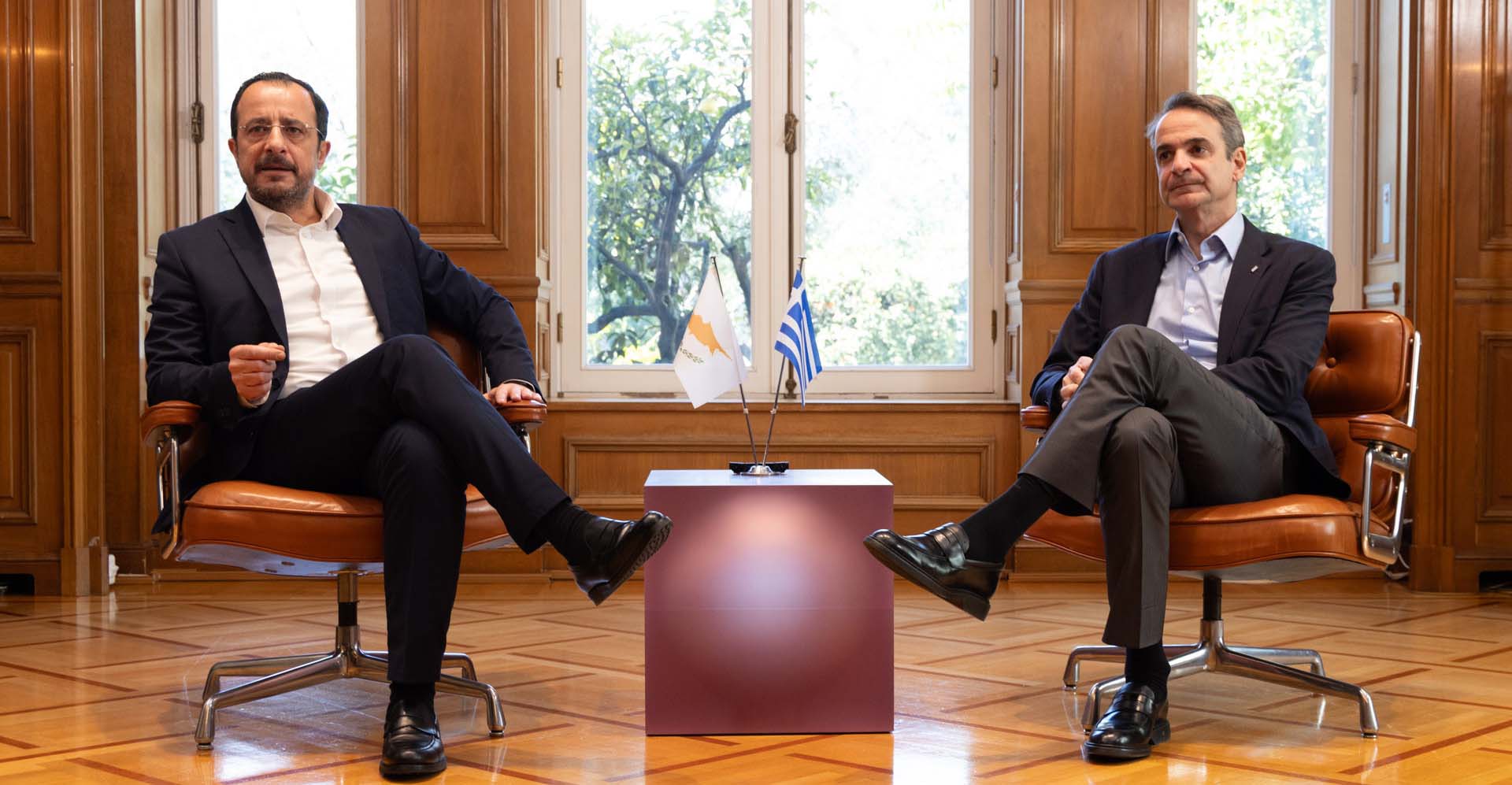 ΠτΔ μετά τη συνάντηση με Μητσοτάκη ΠτΔ μετά τη συνάντηση με Μητσοτάκη