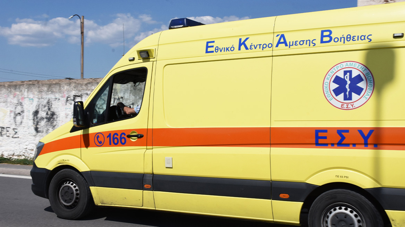 Πεζός παρασύρθηκε από αυτοκίνητο στον Βόλο