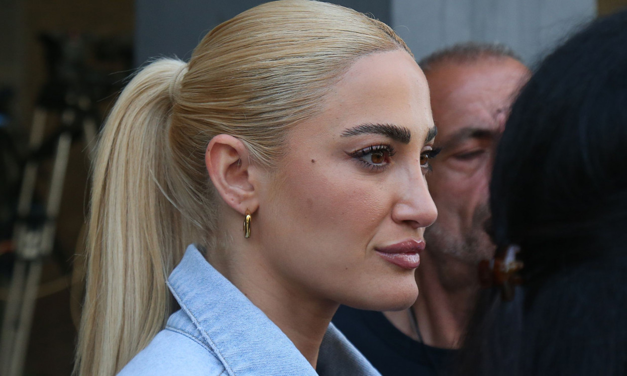 &Iota;&omega;ά&nu;&nu;&alpha; &Tau;&omicron;ύ&nu;&eta;: &laquo;&Tau;&alpha;&lambda;&alpha;&iota;&pi;&omega;&rho;ή&theta;&eta;&kappa;&alpha; &kappa;&iota; &epsilon;&gamma;ώ &kappa;&alpha;&iota; &tau;&omicron; &mu;&omega;&rho;ά&kappa;&iota; &mu;&omicron;&upsilon;. &Mu;&alpha;&sigmaf; &beta;&rho;ή&kappa;&epsilon; &phi;&omicron;&upsilon;&lambda; &kappa;&alpha;&kappa;ό&raquo;