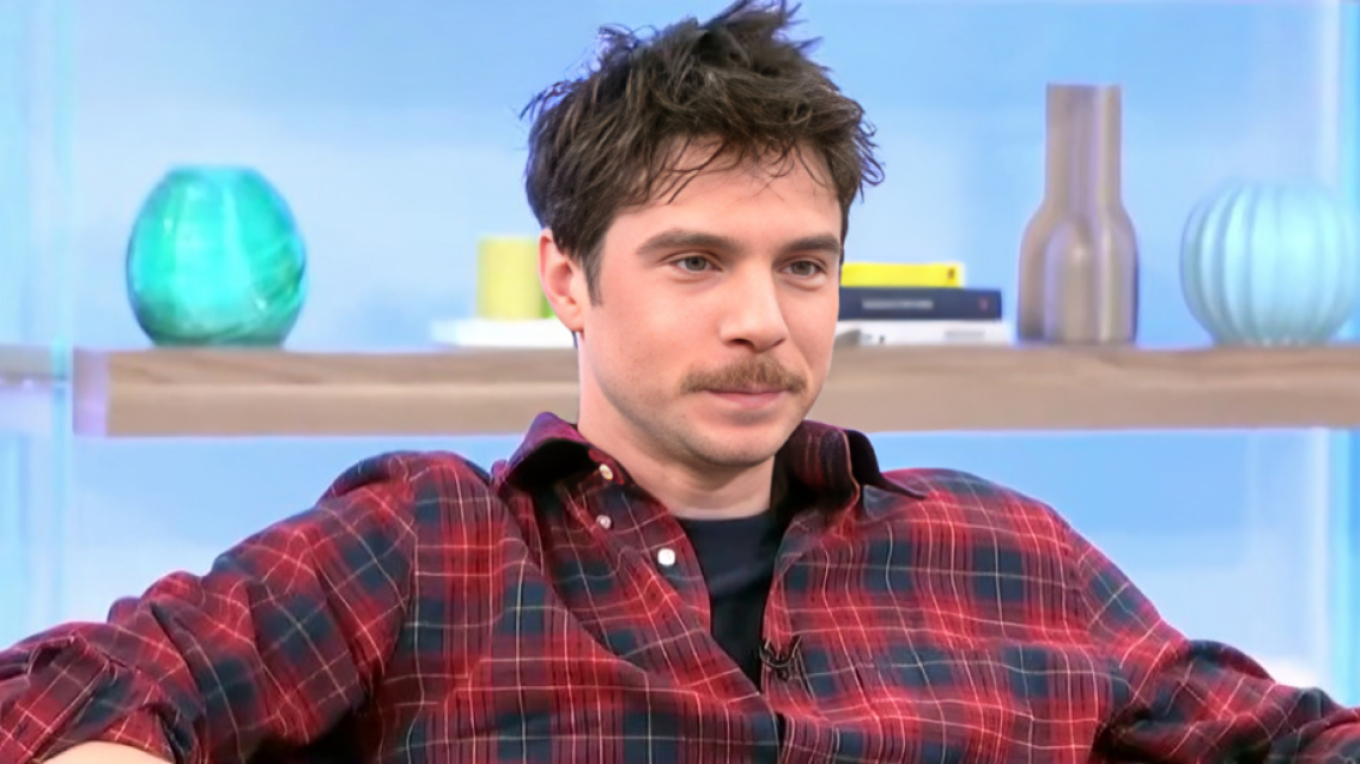 &Delta;&eta;&mu;ή&tau;&rho;&eta;&sigmaf; &Kappa;ί&tau;&sigma;&omicron;&sigmaf; &gamma;&iota;&alpha; &tau;&eta; &Mu;&epsilon;&gamma;ά&lambda;&eta; &Chi;ί&mu;&alpha;&iota;&rho;&alpha;: &Epsilon;ί&nu;&alpha;&iota; &alpha;&kappa;&rho;&alpha;ί&epsilon;&sigmaf; &omicron;&iota; &epsilon;&rho;&omega;&tau;&iota;&kappa;έ&sigmaf; &sigma;&kappa;&eta;&nu;έ&sigmaf;, &alpha;&lambda;&lambda;ά &kappa;&alpha;&iota; &sigma;&tau;&eta; &gamma;&rho;&alpha;&phi;ή &tau;&omicron;&upsilon; &Kappa;&alpha;&rho;&alpha;&gamma;ά&tau;&sigma;&eta; έ&tau;&sigma;&iota; ή&tau;&alpha;&nu;