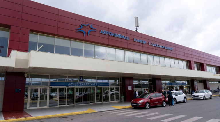 Ξύλο ανάμεσα σε οδηγό ταξί και τουρίστα στο Αεροδρόμιο των Χανίων Ξύλο ανάμεσα σε οδηγό ταξί και τουρίστα στο Αεροδρόμιο των Χανίων