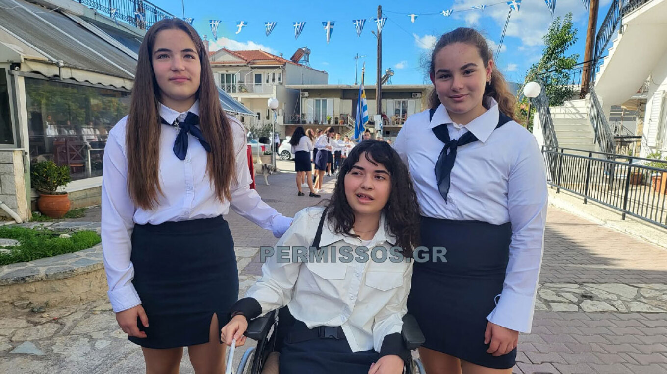 Ράγισαν καρδιές στην Ελλάδα: Έκανε παρέλαση η μικρή Αλεξία μετά τον βαρύτατο τραυματισμό της στο κεφάλι από σφαίρα