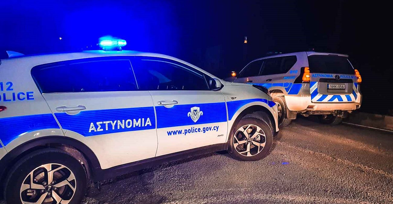 Video: Καρέ-καρέ η καταδίωξη του ύποπτου βαν με πυροβολισμούς - Έβγαιναν σπίθες από τα λάστιχα