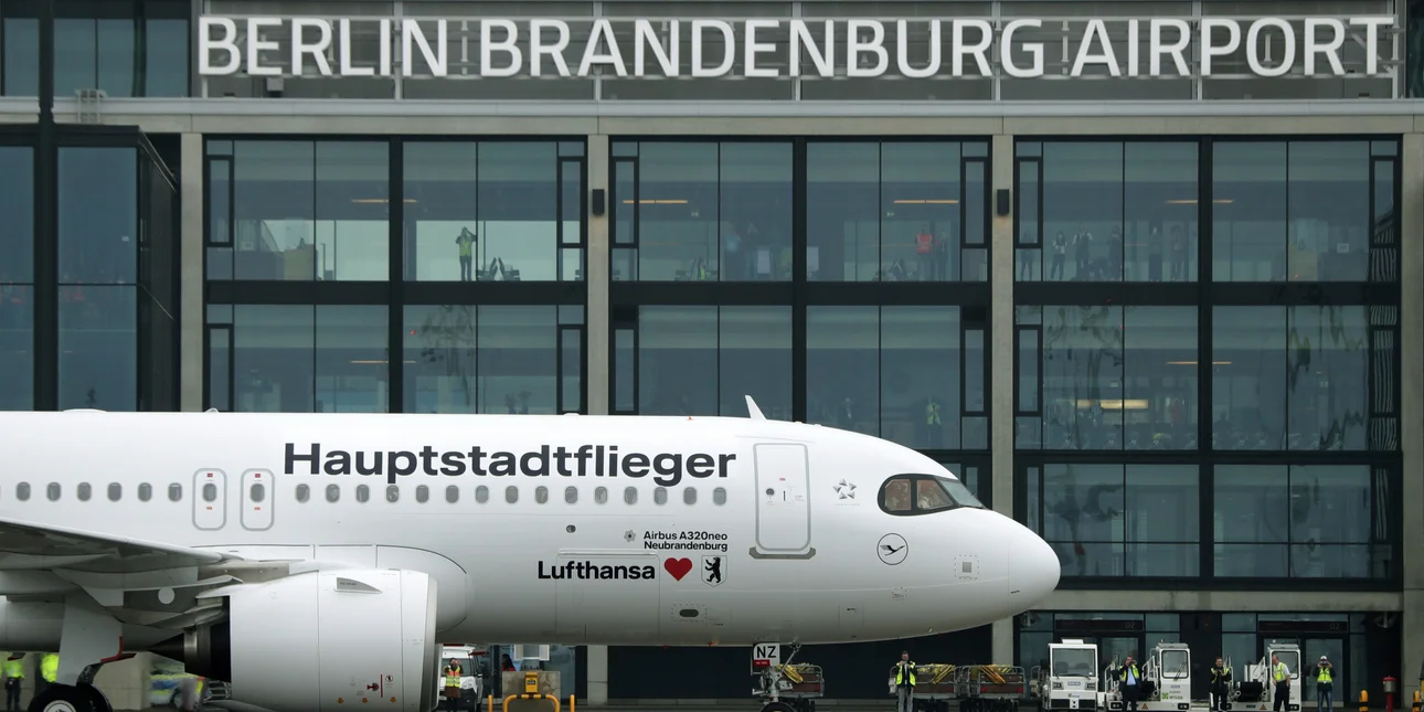 &Tau;&alpha;&xi;&iota;&delta;&epsilon;ύ&epsilon;&iota;&sigmaf; &sigma;&epsilon; &Gamma;&epsilon;&rho;&mu;&alpha;&nu;ί&alpha; ή &sigma;&epsilon; ά&lambda;&lambda;&eta; &chi;ώ&rho;&alpha; &mu;έ&sigma;&omega; &Phi;&rho;&alpha;&nu;&kappa;&phi;&omicron;ύ&rho;&tau;&eta;&sigmaf;; &Alpha;&pi;&epsilon;&rho;&gamma;ί&alpha; &pi;&iota;&lambda;ό&tau;&omega;&nu; &mu;&pi;&omicron;&rho;&epsilon;ί &nu;&alpha; &sigma;&epsilon; &kappa;&alpha;&theta;&upsilon;&sigma;&tau;&epsilon;&rho;ή&sigma;&epsilon;&iota;