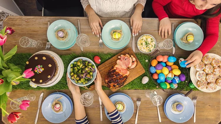 Εορτολόγιο: Ποιος γιορτάζει σήμερα, Κυριακή του Πάσχα 12 Απριλίου - Σε ποιους θα πούμε Χρόνια Πολλά