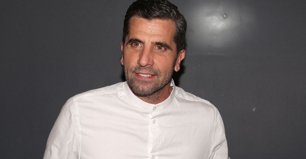 Θανάσης Βισκαδουράκης: «Δεν είχα πει ποτέ τη λέξη “μπαμπας”, έκλαψα όταν το άκουσα από τον γιο μου»