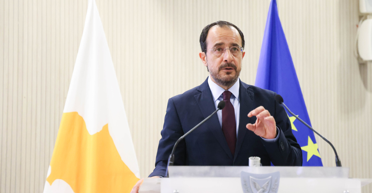 &Pi;&tau;&Delta;: &Pi;&alpha;&rho;&omicron;&upsilon;&sigma;&iota;ά&zeta;&epsilon;&iota; &tau;&omicron; &nu;έ&omicron; &pi;&lambda;&alpha;ί&sigma;&iota;&omicron; &pi;&omicron;&lambda;&iota;&tau;&iota;&kappa;ή&sigmaf; &gamma;&iota;&alpha; &tau;&eta;&nu; &epsilon;&kappa;&pi;&alpha;ί&delta;&epsilon;&upsilon;&sigma;&eta;, &alpha;&pi;&alpha;&sigma;&chi;ό&lambda;&eta;&sigma;&eta; &kappa;&alpha;&iota; &phi;&rho;&omicron;&nu;&tau;ί&delta;&alpha; &epsilon;&nu;&eta;&lambda;ί&kappa;&omega;&nu; &Alpha;&mu;&epsilon;&Alpha;