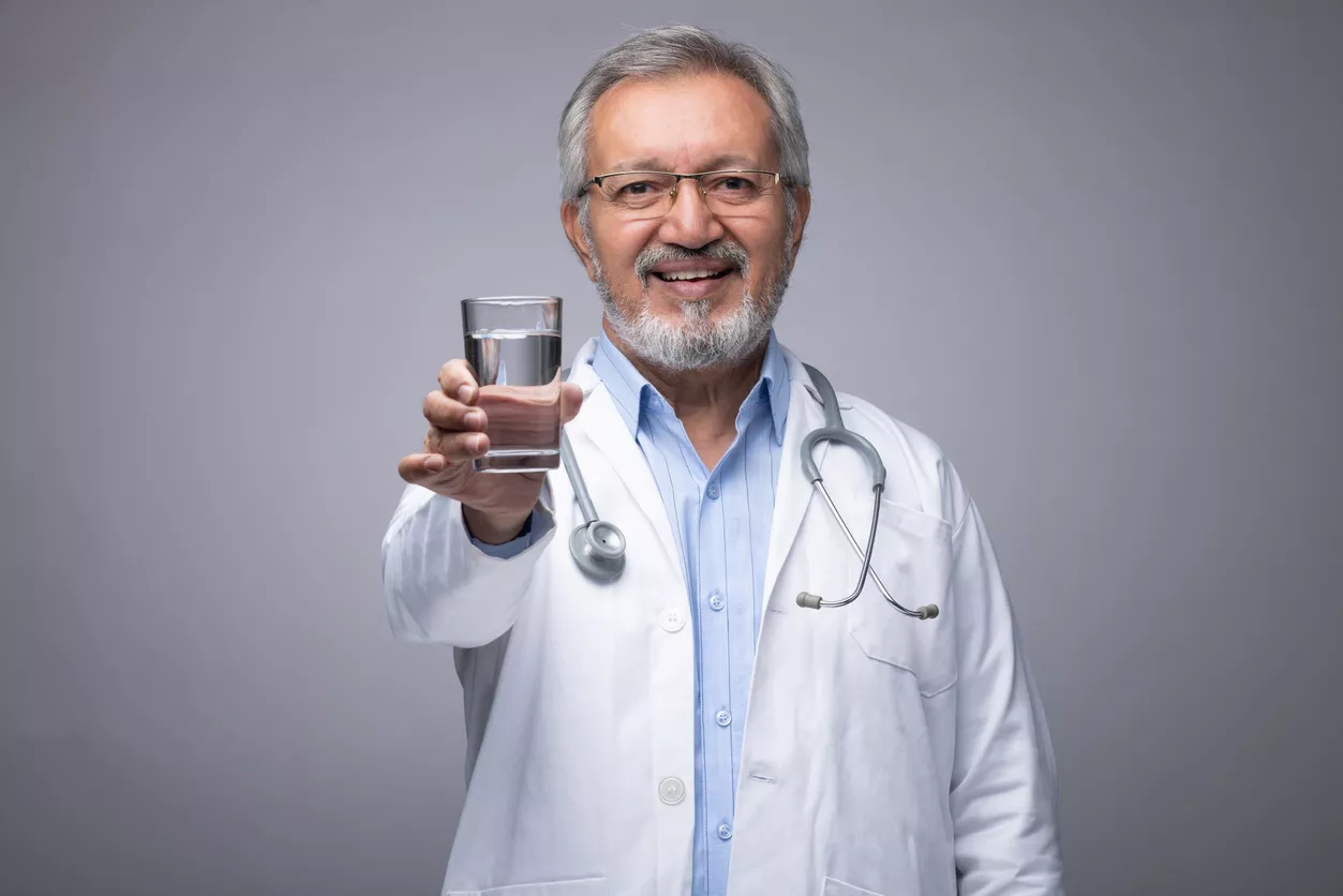 Γιατρός του Χάρβαρντ προτείνει 8 πρωινές συνήθειες για υγιές έντερο