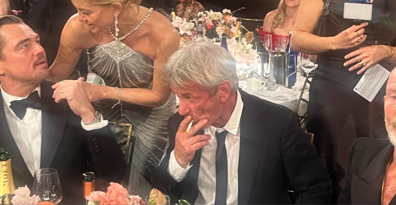 Αν ο πρώτος μήνας του 2026 είχε πρόσωπο, αυτό θα ήταν οι viral στιγμές του Σον Πεν στις Χρυσές Σφαίρες