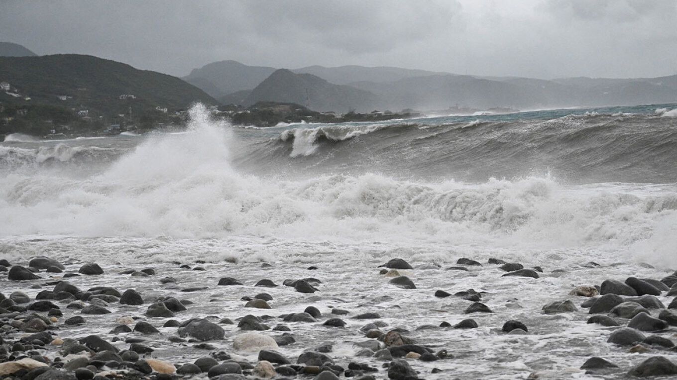 Ο τυφώνας Μελίσσα χτυπάει τη Τζαμάικα με ανέμους 260 χλμ/ώρα