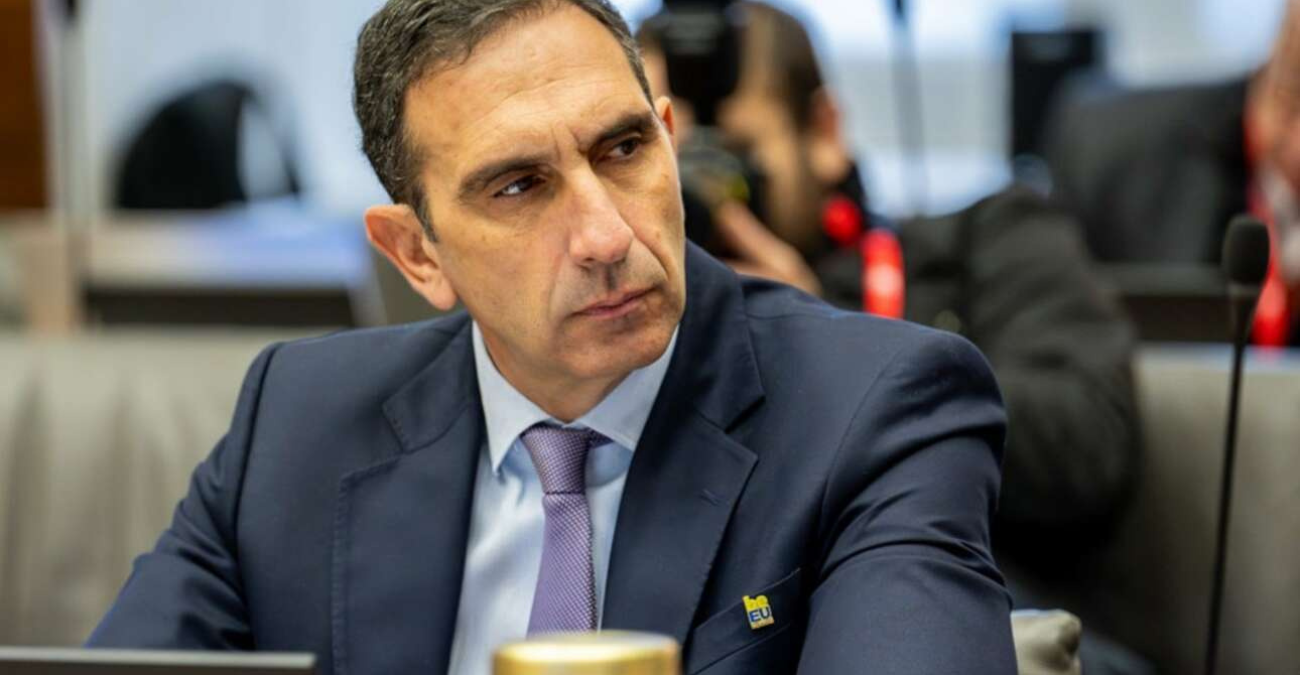 &Delta;&iota;&pi;&lambda;ό &tau;&epsilon;&tau;-&alpha;-&tau;&epsilon;&tau; &sigma;&tau;&eta; &Rho;ώ&mu;&eta;: &Tau;&iota; &sigma;&upsilon;&mu;&phi;ώ&nu;&eta;&sigma;&epsilon; &omicron; &Kappa;&omega;&nu;&sigma;&tau;&alpha;&nu;&tau;ί&nu;&omicron;&sigmaf; &Iota;&omega;ά&nu;&nu;&omicron;&upsilon; &mu;&epsilon; Matteo Salvini &kappa;&alpha;&iota; Nello Musumeci