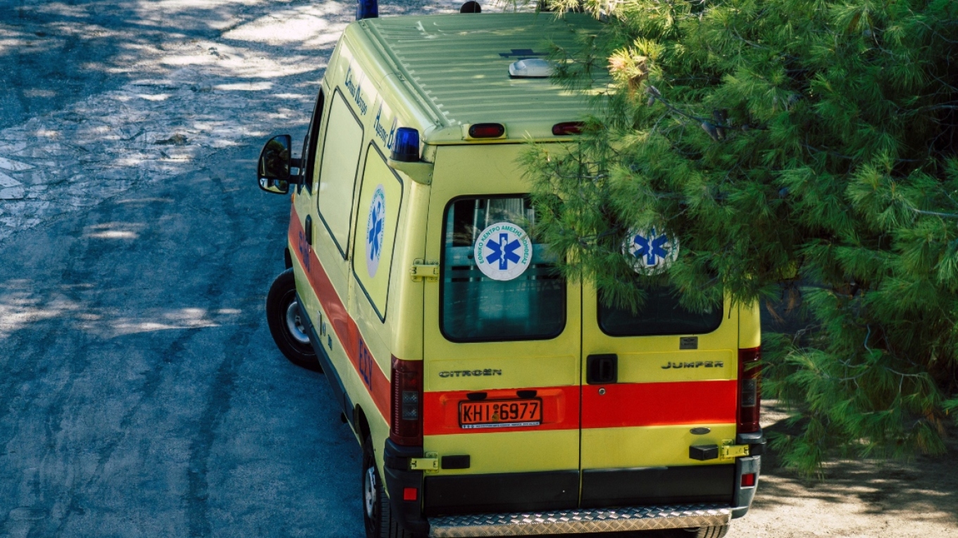 &Tau;&rho;&alpha;&gamma;&omega;&delta;ί&alpha; &sigma;&tau;&eta; &Lambda;&alpha;&mu;ί&alpha;: &Nu;&epsilon;&kappa;&rho;ή 74&chi;&rho;&omicron;&nu;&eta; &pi;&omicron;&upsilon; &pi;&nu;ί&gamma;&eta;&kappa;&epsilon; &tau;&rho;ώ&gamma;&omicron;&nu;&tau;&alpha;&sigmaf; &sigma;&omicron;&upsilon;&beta;&lambda;ά&kappa;&iota;