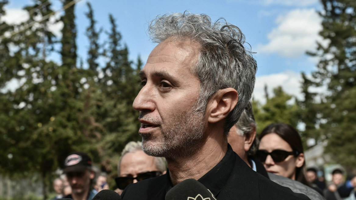 &Sigma;&upsilon;&gamma;&gamma;&epsilon;&nu;&epsilon;ί&sigmaf;, &phi;ί&lambda;&omicron;&iota; &kappa;&alpha;&iota; &kappa;&alpha;&lambda;&lambda;&iota;&tau;έ&chi;&nu;&epsilon;&sigmaf; &sigma;&tau;&omicron; &tau;&epsilon;&lambda;&epsilon;&upsilon;&tau;&alpha;ί&omicron; &alpha;&nu;&tau;ί&omicron; &sigma;&tau;&omicron;&nu; &Delta;&eta;&mu;ή&tau;&rho;&eta; &Kappa;ό&kappa;&omicron;&tau;&alpha; - &Sigma;&upsilon;&nu;&tau;&epsilon;&tau;&rho;&iota;&mu;&mu;έ&nu;&eta; &eta; &sigma;ύ&zeta;&upsilon;&gamma;ό&sigmaf; &tau;&omicron;&upsilon; - &Delta;&epsilon;ί&tau;&epsilon; &beta;ί&nu;&tau;&epsilon;&omicron;