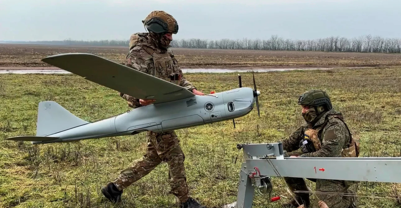 &Nu;έ&alpha; &rho;&omega;&sigma;&iota;&kappa;ή &epsilon;&pi;ί&theta;&epsilon;&sigma;&eta; &sigma;&epsilon; &epsilon;&nu;&epsilon;&rho;&gamma;&epsilon;&iota;&alpha;&kappa;έ&sigmaf; &upsilon;&pi;&omicron;&delta;&omicron;&mu;έ&sigmaf; - &Nu;&epsilon;&kappa;&rho;&omicron;ί &tau;&rho;&epsilon;&iota;&sigmaf; &epsilon;&rho;&gamma;&alpha;&zeta;&omicron;&mu;έ&nu;&omicron;&iota; &sigma;&epsilon; &theta;&epsilon;&rho;&mu;&omicron;&eta;&lambda;&epsilon;&kappa;&tau;&rho;&iota;&kappa;ό &epsilon;&rho;&gamma;&omicron;&sigma;&tau;ά&sigma;&iota;&omicron;
