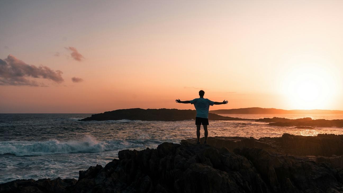 Ό&lambda;&alpha; &mu;&pi;&alpha;ί&nu;&omicron;&upsilon;&nu; &xi;&alpha;&phi;&nu;&iota;&kappa;ά &sigma;&epsilon; &sigma;&epsilon;&iota;&rho;ά: &Tau;&omicron; έ&nu;&alpha; &kappa;&alpha;&iota; &mu;&omicron;&nu;&alpha;&delta;&iota;&kappa;ό &zeta;ώ&delta;&iota;&omicron; &pi;&omicron;&upsilon; &kappa;&upsilon;&rho;&iota;&alpha;&rho;&chi;&epsilon;ί &tau;&iota;&sigmaf; &epsilon;&pi;ό&mu;&epsilon;&nu;&epsilon;&sigmaf; &eta;&mu;έ&rho;&epsilon;&sigmaf;