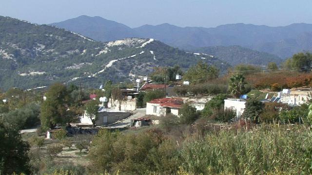 Ορεινό χωριό στην Κύπρο με 40 κάτοικους δίνει αγώνα επιβίωσης – Στάζουν νερά στο ιατρικό κέντρο Ορεινό χωριό στην Κύπρο με 40 κάτοικους δίνει αγώνα επιβίωσης – Στάζουν νερά στο ιατρικό κέντρο