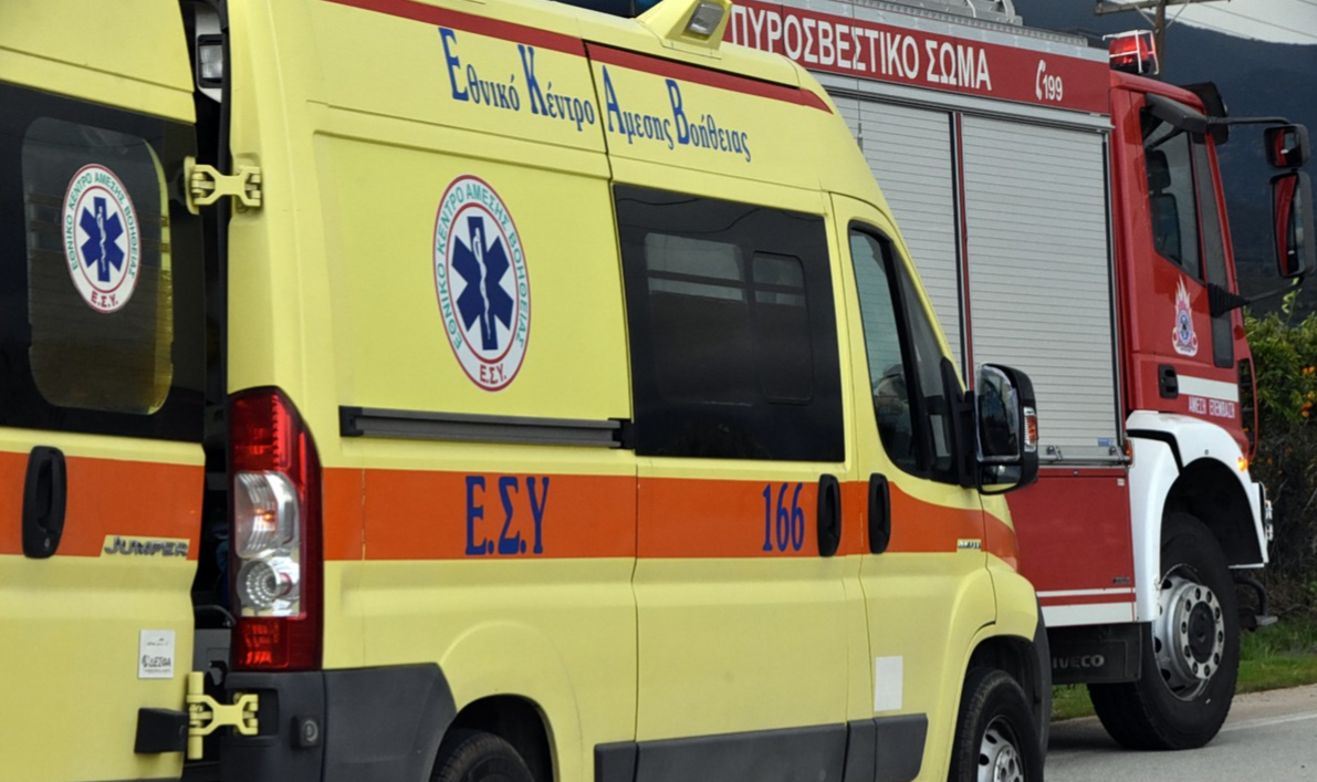 Στιγμές τρόμου: Στις φλόγες τυλίχθηκε ασθενοφόρο που μετέφερε 12χρονο παιδάκι - Στο Νοσοκομείο 2 πρόσωπα - Τι συνέβη