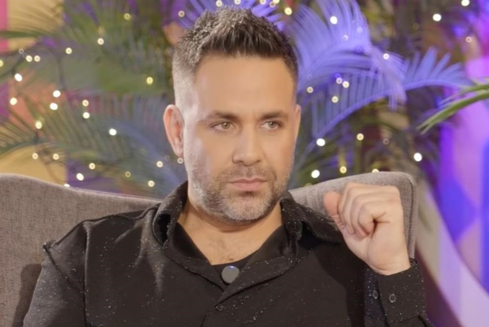 &Gamma;&iota;ώ&rho;&gamma;&omicron;&sigmaf; &Gamma;&iota;&alpha;&nu;&nu;&iota;ά&sigmaf;: &Sigma;&upsilon;&gamma;&kappa;&iota;&nu;&epsilon;ί &gamma;&iota;&alpha; &tau;&omicron;&nu; &theta;ά&nu;&alpha;&tau;&omicron; &tau;&omega;&nu; &gamma;&omicron;&nu;&iota;ώ&nu; &tau;&omicron;&upsilon; - &laquo;&Eta; &mu;&iota;&sigma;ή &kappa;&alpha;&rho;&delta;&iota;ά &mu;&omicron;&upsilon; έ&chi;&epsilon;&iota; &phi;ύ&gamma;&epsilon;&iota;&raquo;