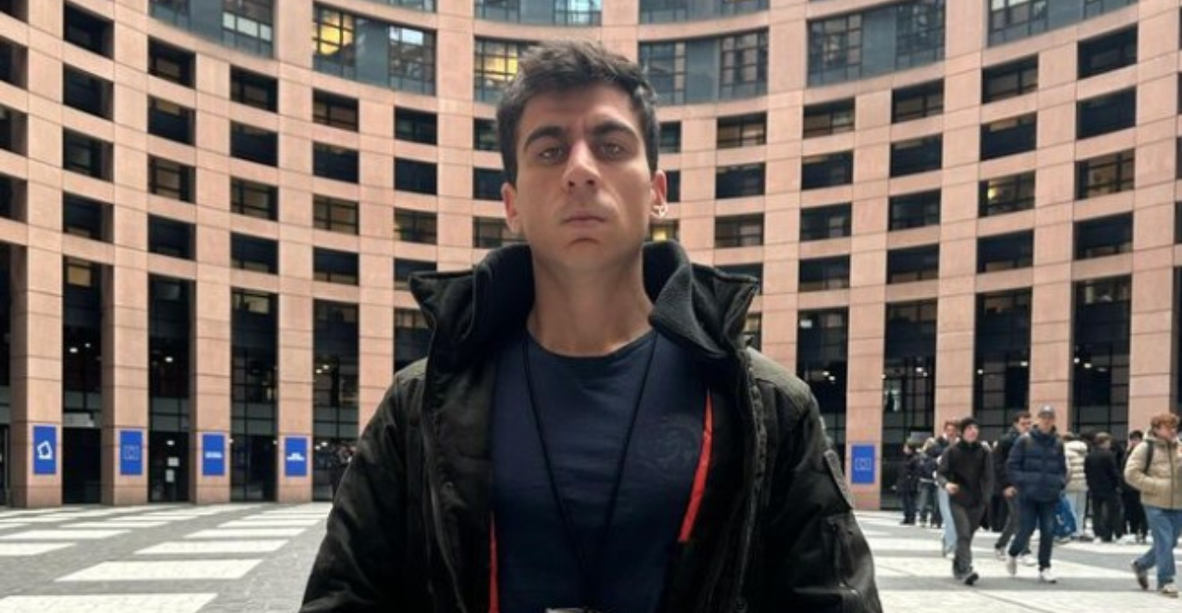 Ό&nu;&omicron;&mu;&alpha;-&beta;ό&mu;&beta;&alpha; &sigma;&tau;&omicron; &psi;&eta;&phi;&omicron;&delta;έ&lambda;&tau;&iota;&omicron; &tau;&eta;&sigmaf; Ά&mu;&epsilon;&sigma;&eta;&sigmaf; &Delta;&eta;&mu;&omicron;&kappa;&rho;&alpha;&tau;ί&alpha;&sigmaf; &ndash; &Eta; &upsilon;&pi;&omicron;&psi;&eta;&phi;&iota;ό&tau;&eta;&tau;&alpha; &pi;&omicron;&upsilon; &pi;&rho;&omicron;&kappa;ά&lambda;&epsilon;&sigma;&epsilon; &sigma;&upsilon;&zeta;&eta;&tau;ή&sigma;&epsilon;&iota;&sigmaf;