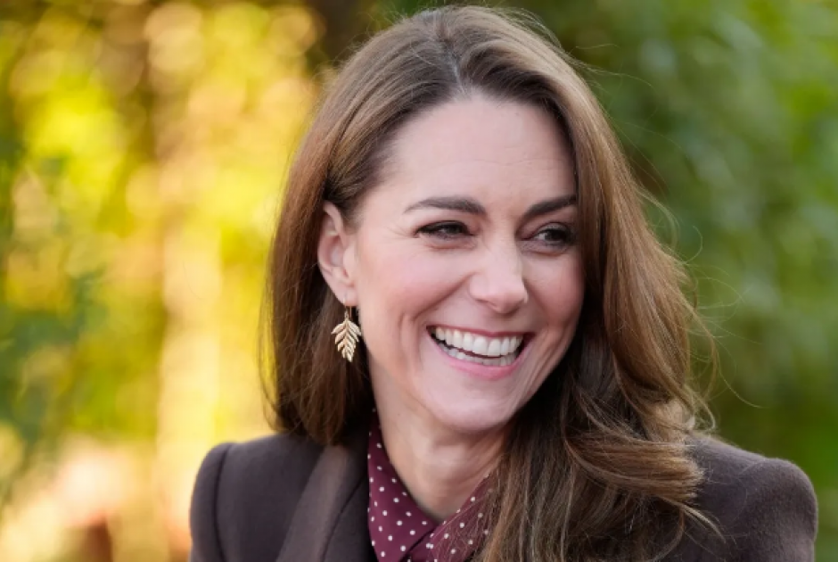 &laquo;&Beta;&alpha;&sigma;&iota;&lambda;&iota;&kappa;ό&raquo; &rho;&omicron;ύ&chi;&omicron;: &Eta; &Kappa;έ&iota;&tau; &Mu;ί&nu;&tau;&lambda;&epsilon;&tau;&omicron;&nu; &pi;&alpha;&rho;&omicron;&upsilon;&sigma;ί&alpha;&sigma;&epsilon; &tau;&omicron; &pi;&rho;ώ&tau;&omicron; &pi;&alpha;&lambda;&tau;ό &pi;&omicron;&upsilon; &sigma;&chi;&epsilon;&delta;ί&alpha;&sigma;&epsilon; - &Mu;&epsilon; &sigma;&kappa;&omega;&tau;&sigma;έ&zeta;&iota;&kappa;&omicron; brand &kappa;&alpha;&iota; &sigma;&tau;&iota;&lambda; - &Delta;&epsilon;ί&tau;&epsilon; &phi;&omega;&tau;&omicron;&gamma;&rho;&alpha;&phi;ί&epsilon;&sigmaf;