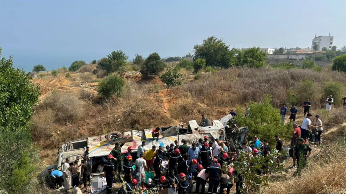 &Tau;&omicron;&upsilon;&lambda;ά&chi;&iota;&sigma;&tau;&omicron;&nu; 25 &nu;&epsilon;&kappa;&rho;&omicron;ί &alpha;&pi;ό &alpha;&nu;&alpha;&tau;&rho;&omicron;&pi;ή &lambda;&epsilon;&omega;&phi;&omicron;&rho;&epsilon;ί&omicron;&upsilon; &sigma;&tau;&eta;&nu; &Alpha;&lambda;&gamma;&epsilon;&rho;ί&alpha;