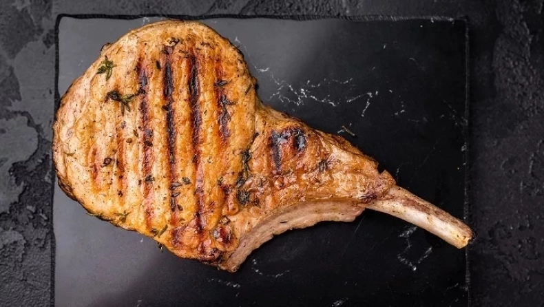 &Phi;&lambda;ό&rho;&iota;&nu;&tau;&alpha;: &Sigma;ύ&lambda;&lambda;&eta;&psi;&eta; 18&chi;&rho;&omicron;&nu;&eta;&sigmaf; &mu;&epsilon;&tau;ά &alpha;&pi;ό &epsilon;&pi;ί&theta;&epsilon;&sigma;&eta; &mu;&epsilon; &chi;&omicron;&iota;&rho;&iota;&nu;ή &mu;&pi;&rho;&iota;&zeta;ό&lambda;&alpha; &sigma;&tau;&eta; &mu;&eta;&tau;έ&rho;&alpha; &tau;&eta;&sigmaf;