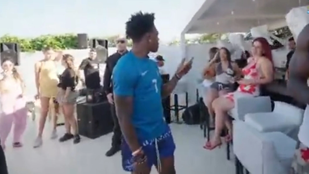 Τύπος είδε στο LIVE του IShowSpeed τη γυναίκα του που υποτίθεται πως ήταν στην Ιταλία για δουλειά - Δείτε βίντεο