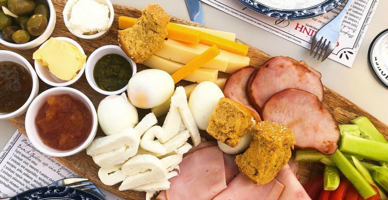 Ψάχνεις τι να κάνεις το Σαββατοκύριακο; Brunch στο χωριό σε 6 υπέροχα στεκια με…άρωμα παράδοσης